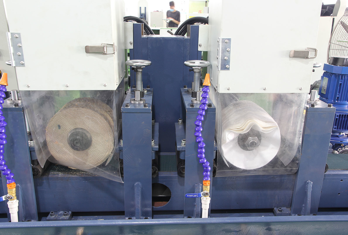 Panel kunci logam stainless steel 150mm lebar 2 kepala gerinda sander air mesin pengamplasan sabuk logam
